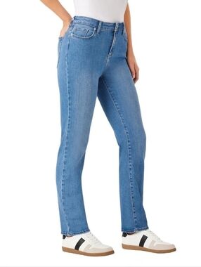 NWT Member's Mark Women's Straight Jeans, Medium Wash - Size 8